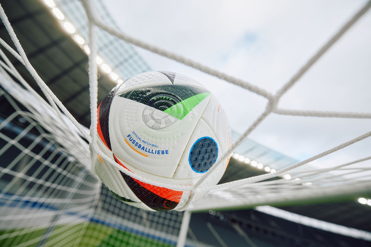 Pourquoi le ballon officiel de l'Euro 2024 signé Adidas n'est pas