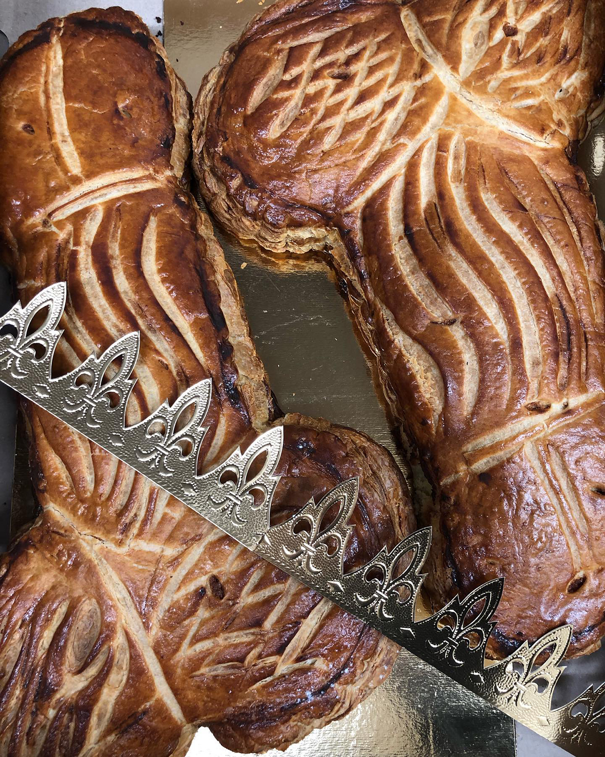 Bourgogne - Insolite . Une pâtissière propose des fèves en forme de pénis  animés