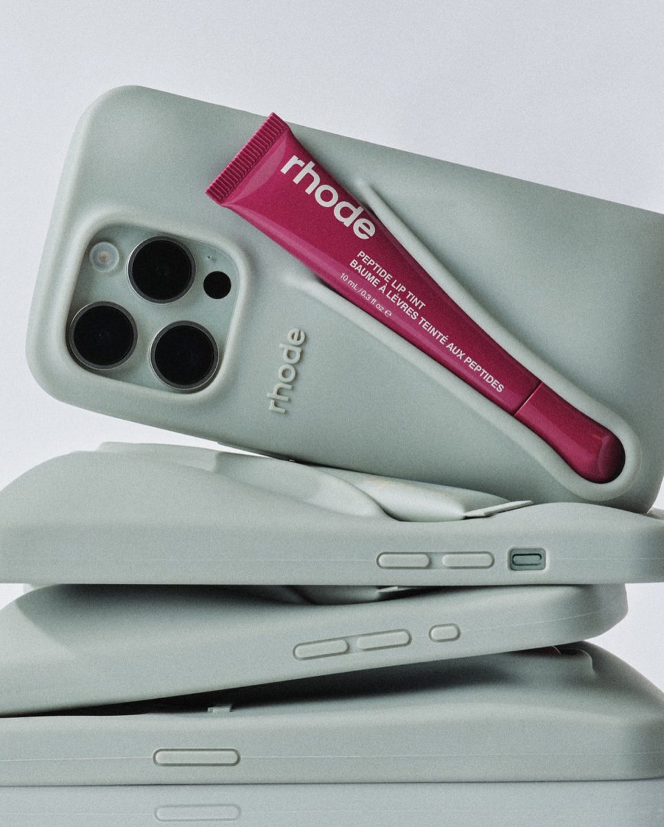 Une coque smartphone spécialement conçue pour ranger ses cosmétiques