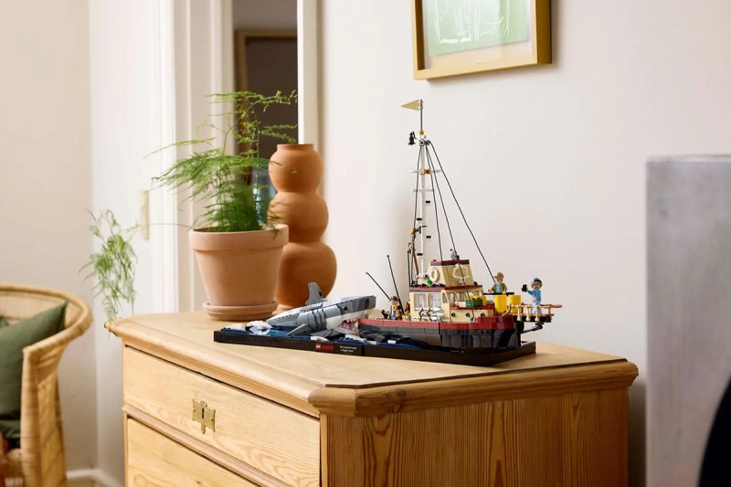 LEGO d?�voile un set pour les 50 ans du film Les Dents de la mer