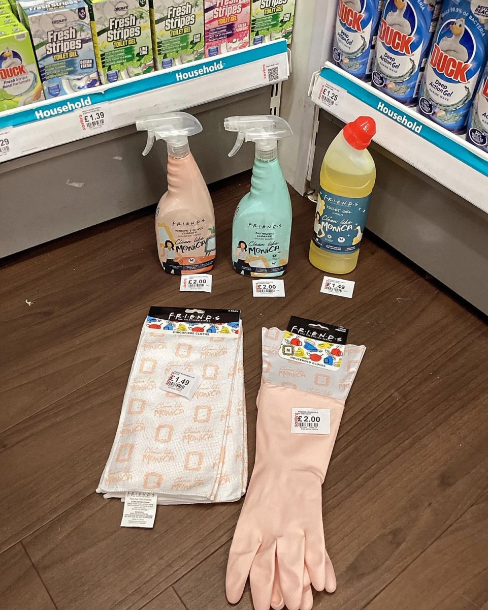 "Clean Like Monica" : des produits ménagers Friends inspirés de Monica ...