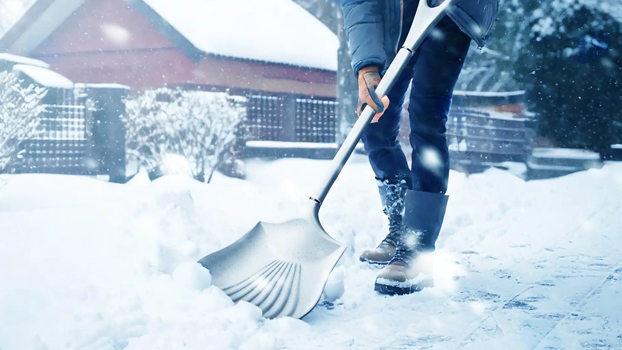 Au Japon, cette ville recycle des coquillages en pelles pour déblayer la neige